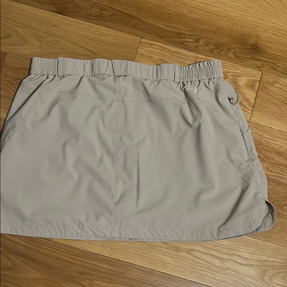 Baleaf Beige Skort with Comfortable Waistband 2x. Fits small like 1x